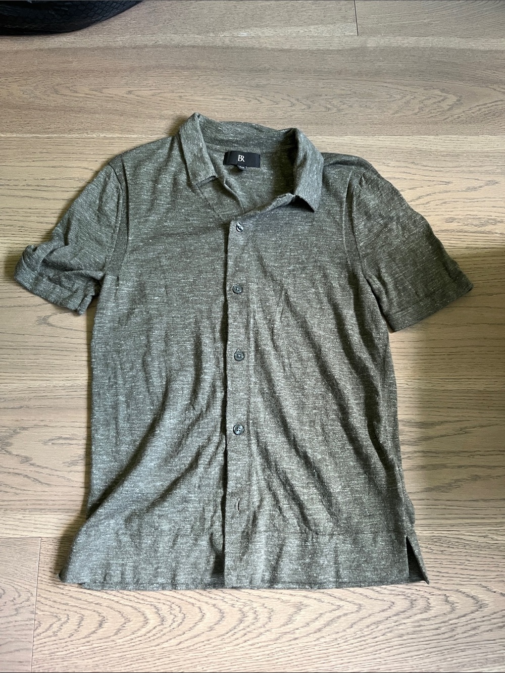 Banana Republic Men's Olive Short-Sleeve Button-Down Shirt - merino wool & linen